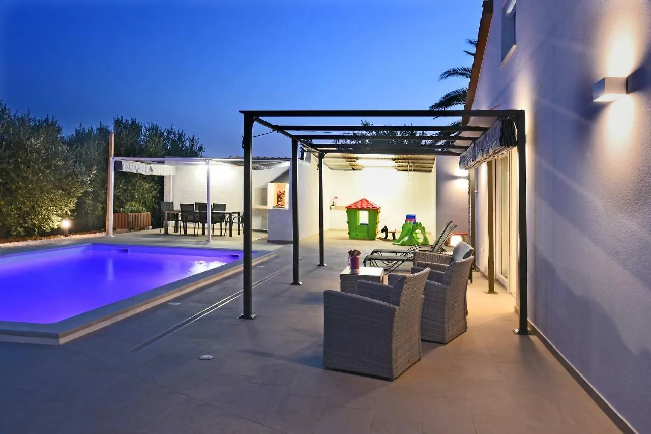 Holiday Home Villa Maggie Pula