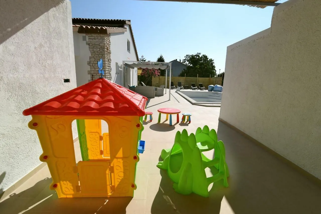Holiday Home Villa Maggie Pula