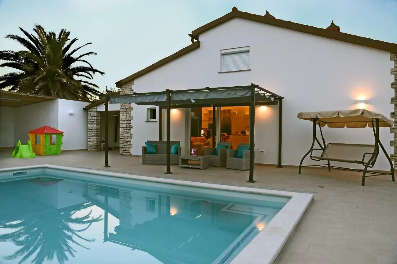 Holiday Home Villa Maggie Pula Croatia