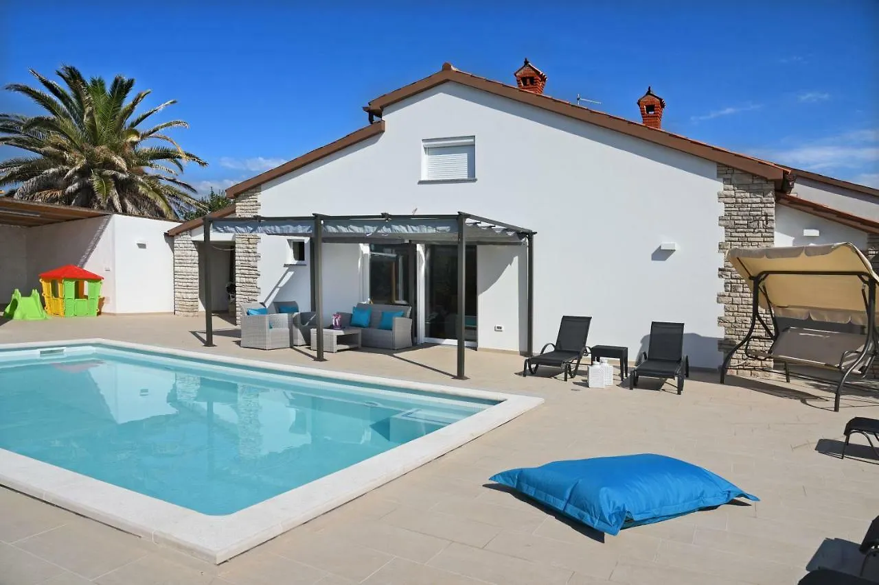 Holiday Home Villa Maggie Pula 0*,  Croacia